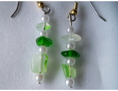 Green Dyed Agate & Pearl earrings